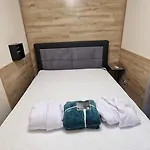 Queen Emma's Place * Ντέμπρετσεν